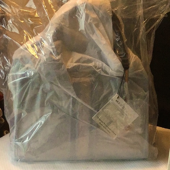 NWT Max Studio Satchel Handbag. Natural Color,  Double Handled,Detatchable Strap - Picture 2 of 12